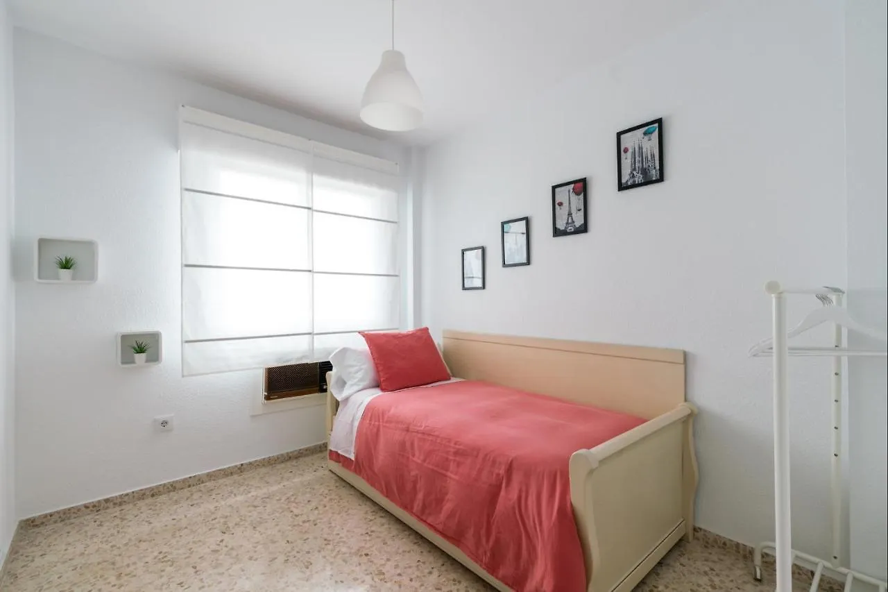 Tranquilidad y comodidad en MAIRENA, 5min metro Mairena del Aljarafe Apartamento